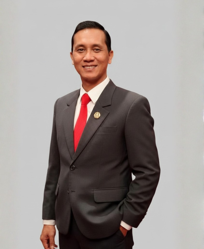Rommy E P